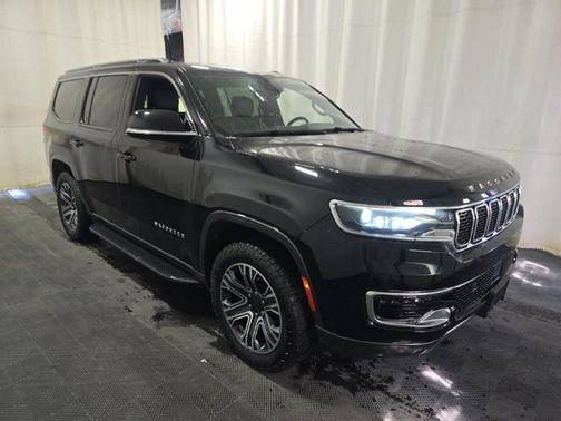 Diamond Black Crystal Pearl 2022 Jeep Wagoneer Series III