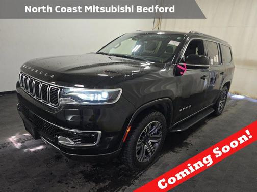 Diamond Black Crystal Pearl 2022 Jeep Wagoneer Series III