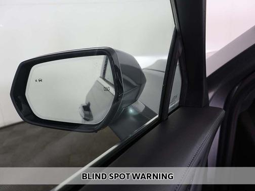 Argent Silver Metallic 2024 Cadillac XT4 Premium Luxury