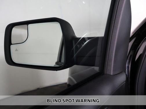 Diamond Black Crystal Pearlcoat 2025 RAM 1500 Big Horn/Lone Star