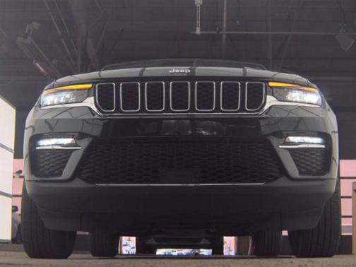 Midnight Sky 2024 Jeep Grand Cherokee Limited
