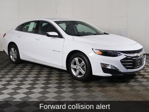 Summit White 2023 Chevrolet Malibu FWD 1LT
