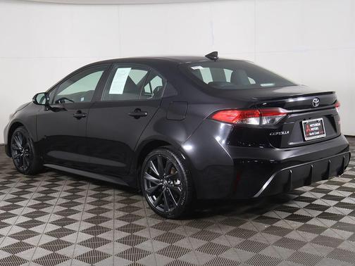 Midnight Black Metallic 2024 Toyota Corolla SE