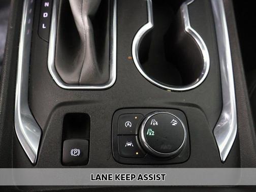 Summit White 2023 Chevrolet Traverse LT Cloth