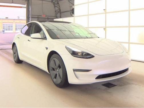 Pearl White Multi-Coat 2022 Tesla Model 3 Long Range
