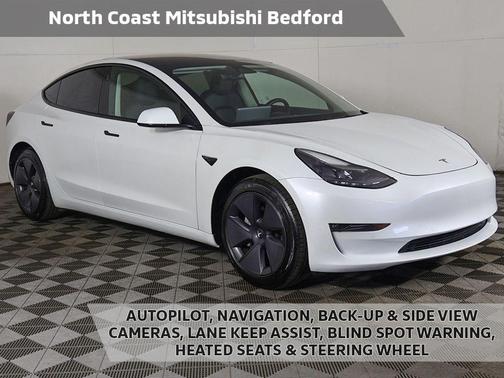 Pearl White Multi-Coat 2022 Tesla Model 3 Long Range