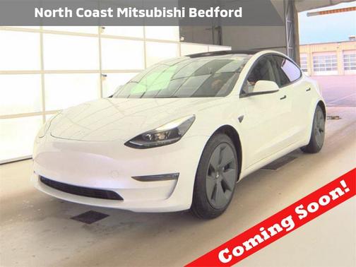 Pearl White Multi-Coat 2022 Tesla Model 3 Long Range