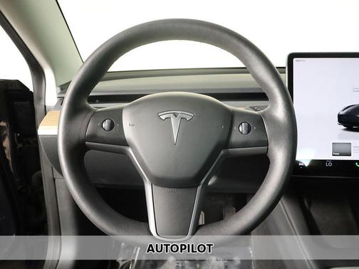 Gray 2023 Tesla Model 3 Standard Range