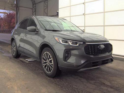 2025 Ford Escape PHEV SE
