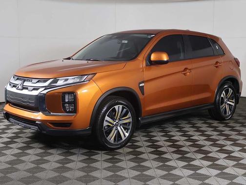 Sunshine Orange Metallic 2024 Mitsubishi Outlander Sport 2.0 ES