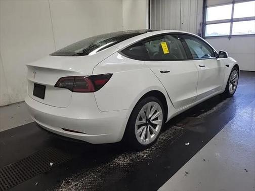 2022 Tesla Model 3 Standard Range