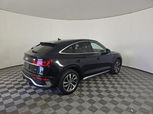 2022 Audi Q5 45 S line Premium