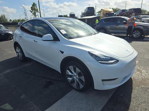 Pearl White Multi-Coat 2023 Tesla Model Y Long Range Dual Motor All-Wheel Drive