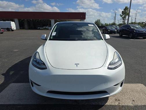 Pearl White Multi-Coat 2023 Tesla Model Y Long Range Dual Motor All-Wheel Drive