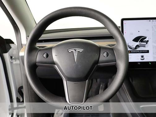 Pearl White Multi-Coat 2023 Tesla Model Y Long Range Dual Motor All-Wheel Drive