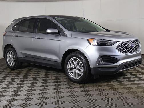 Iconic Silver Metallic 2023 Ford Edge SEL