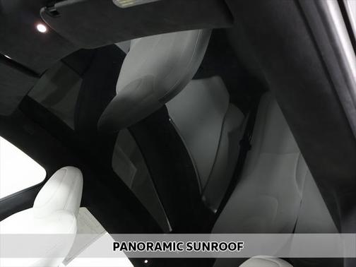 2022 Tesla Model S Base
