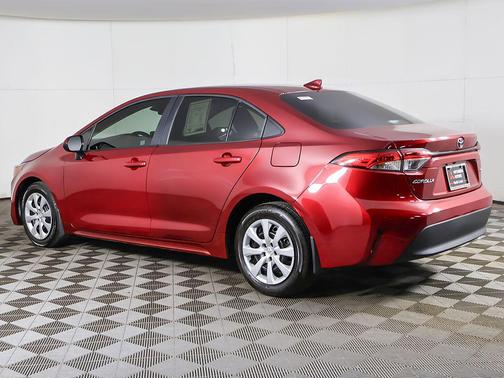 Pearl 2025 Toyota Corolla LE