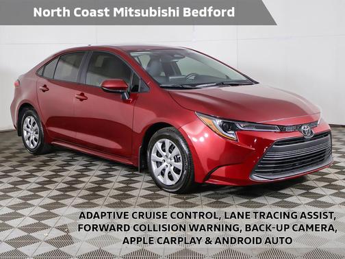 Pearl 2025 Toyota Corolla LE