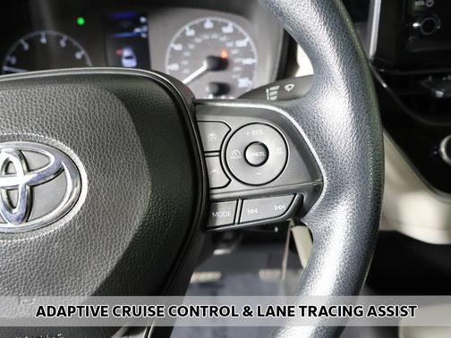 Pearl 2025 Toyota Corolla LE