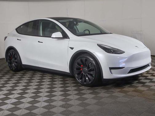 Pearl White Multi-Coat 2023 Tesla Model Y Performance Dual Motor All-Wheel Drive