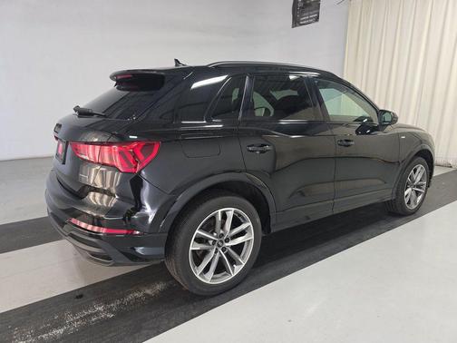 Mythos Black Metallic 2023 Audi Q3 Premium 45 TFSI S line quattro Tiptronic