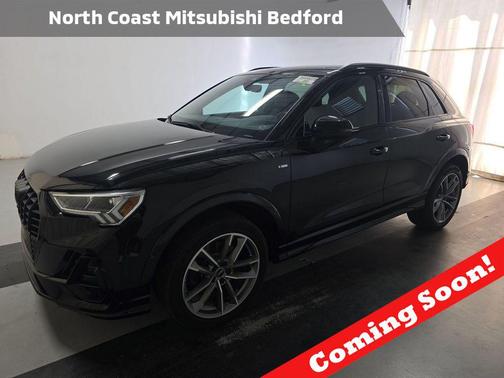 Mythos Black Metallic 2023 Audi Q3 Premium 45 TFSI S line quattro Tiptronic