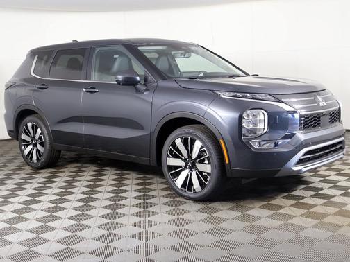 Graphite Gray 2026 Mitsubishi Outlander SE S-AWC