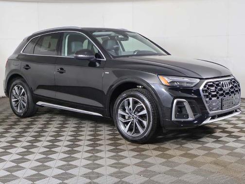 Mythos Black Metallic 2023 Audi Q5 45 S line Premium Plus