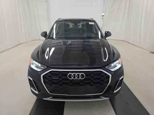 Mythos Black Metallic 2023 Audi Q5 45 S line Premium Plus