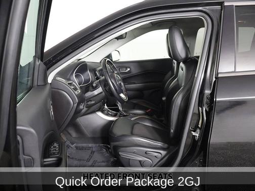 Diamond Black Crystal Pearlcoat 2019 Jeep Compass Latitude