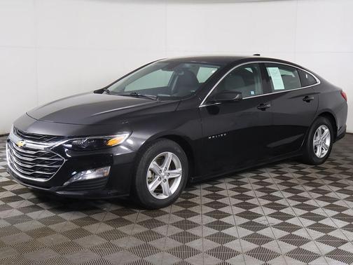 Mosaic Black Metallic 2024 Chevrolet Malibu FWD 1LT