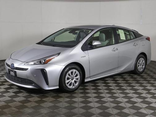 2022 Toyota Prius LE