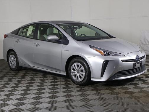 2022 Toyota Prius LE