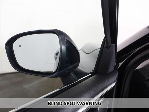 Black Diamond 2026 Mitsubishi Outlander ES