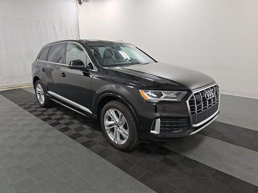Mythos Black Metallic 2023 Audi Q7 45 Premium