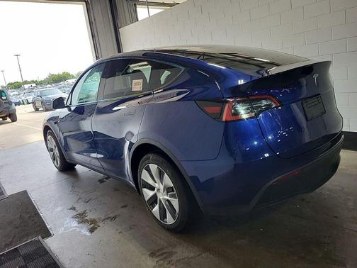Deep Blue Metallic 2023 Tesla Model Y Long Range Dual Motor All-Wheel Drive