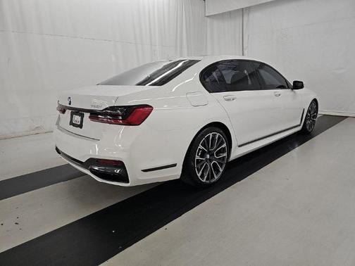2022 BMW 750 i xDrive