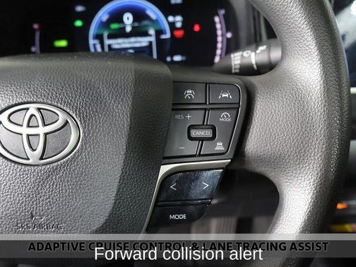 Ice 2025 Toyota Camry LE