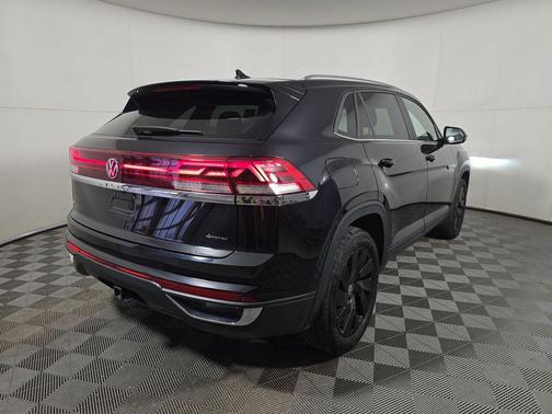 2024 Volkswagen Atlas Cross Sport 2.0T SE w/Technology 4MOTION