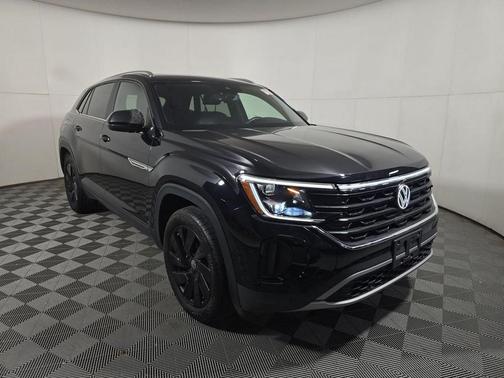 2024 Volkswagen Atlas Cross Sport 2.0T SE w/Technology 4MOTION