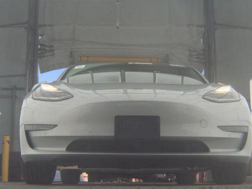 Silver 2018 Tesla Model 3 Long Range