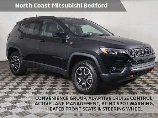 Diamond Black Crystal Pearlcoat 2025 Jeep Compass Trailhawk