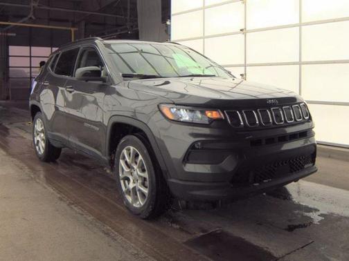 2022 Jeep Compass Latitude Lux