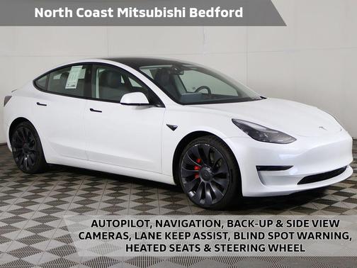 Pearl White Multi-Coat 2023 Tesla Model 3 Performance