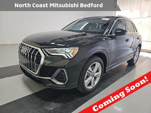 Mythos Black Metallic 2023 Audi Q3 45 S line Premium Plus