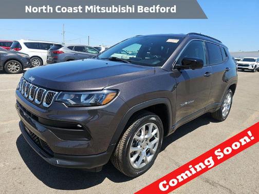 Granite Crystal Metallic Clearcoat 2023 Jeep Compass Latitude Lux
