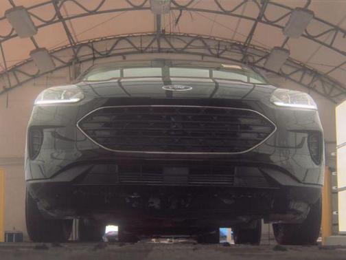 Agate Black Metallic 2022 Ford Escape SE