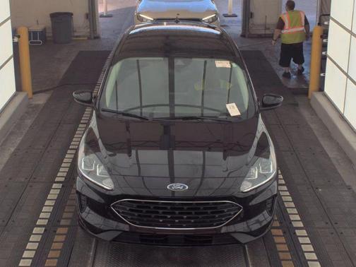 Agate Black Metallic 2022 Ford Escape SE