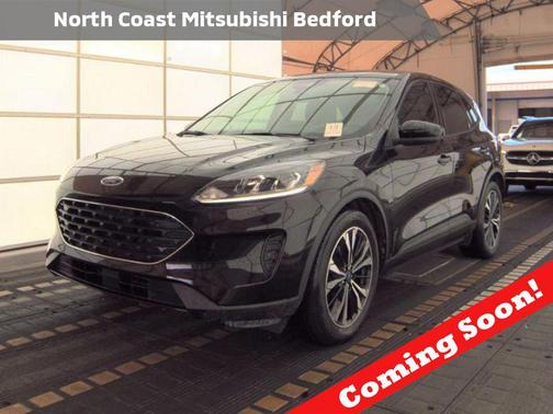 Agate Black Metallic 2022 Ford Escape SE